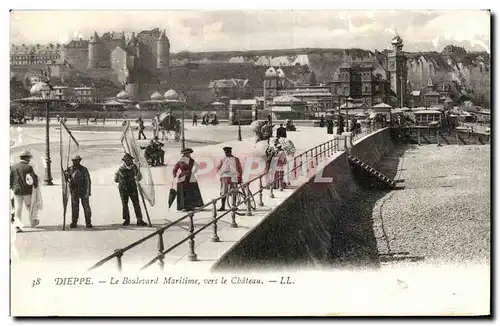 Cartes postales Dieppe Le Boulevard Maitime vers Le Chateau Pecheurs