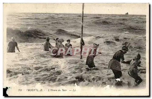 Ansichtskarte AK Trouville l heure du bain