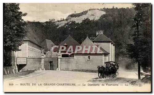 Cartes postales Route de la Grande Chartreuse La Distillerie de Fourvoirie Caleche Cheval Horse