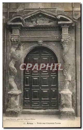Cartes postales Arles Porte aux Colonnes Torses
