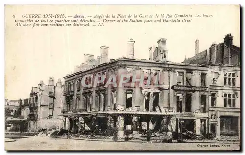 Ansichtskarte AK Guerre Arras Angle de la Place de la Gare et de la Rue gambetta Militaria