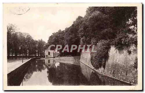 Cartes postales Belleme L Abreuvoir et les Remparts de I ancien Chateau