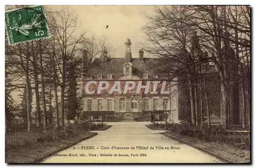 Cartes postales Flers Cour d honneur de I Hotel de Ville en Hiver