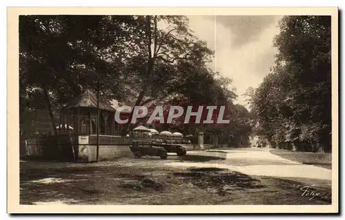 Cartes postales Barbizon et sa Foret Entree de la rue Grande et restaurant de la Foret Barbizon and its Forest R