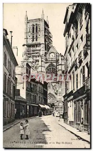 Cartes postales Meaux La Cathedrale et la Rue St Remy Enfants