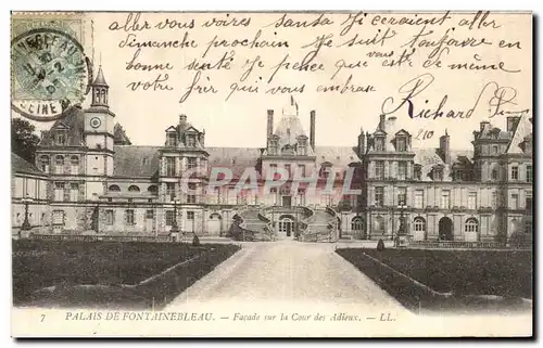 Cartes postales Palais De Fontainebleau Facade sur la Cour des Adieux