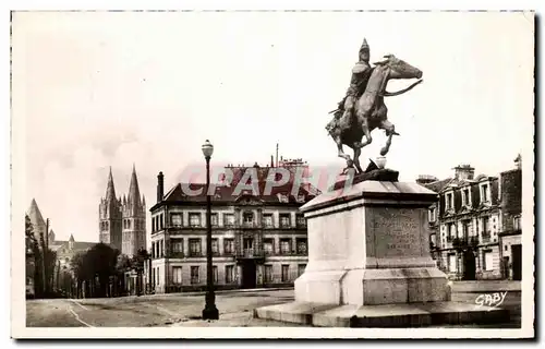 Cartes postales Caen Statue de Duguesclin et l Abbaye aux hommes