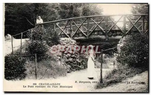 Ansichtskarte AK Chatelaillon Le Pont rustique du parc Municipal