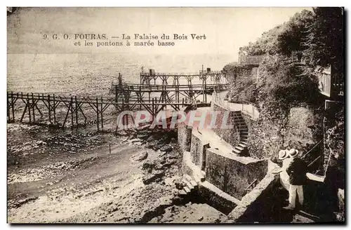 Ansichtskarte AK Fouras La Falaise du Bois Vert et les Pontons a maree basse