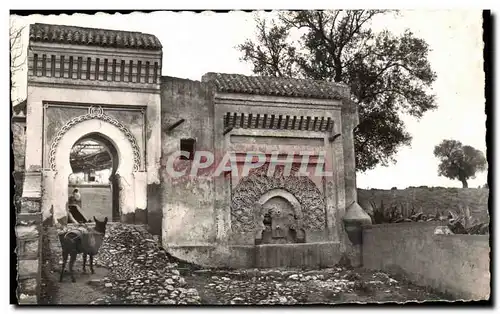 Ansichtskarte AK Meknes Fonraine et Porte sur les Remparts