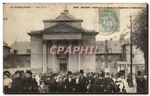 Cartes postales Rouen La Normandie Sortie de la Messe de l eglise de la Madeleine