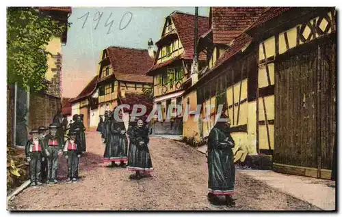 Cartes postales Retour d Eglise Alsace Folklore Costume