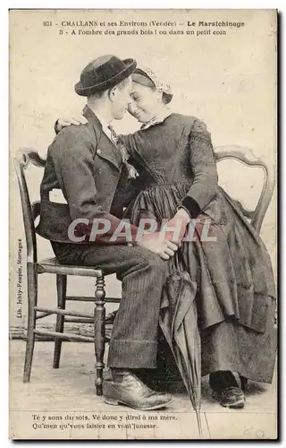 Cartes postales Challans et ses Environs Le Maraichinage a l ombre des grands bois Folklore Costume Femme