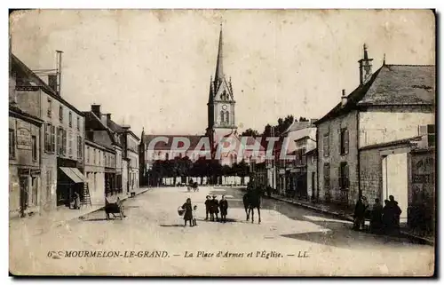 Cartes postales Mourmelon Le Grand La Place d Armes et I Eglise