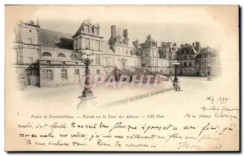 Cartes postales Palais de Fontainebleau Facade sur la Cour des Adieux carte 1899