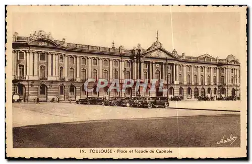 Cartes postales Toulouse Place et Facade du Capitole Automobile