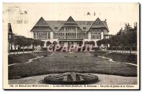 Cartes postales La Baule sur Mer La neuvelle Poste Architecte M Dalessen Vue prise du Jardin de la Victoire