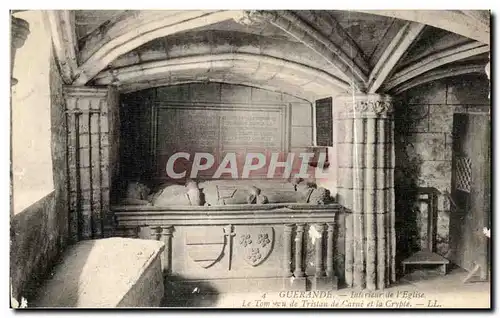 Cartes postales Guerande Interieur de l Eglise Le Tombeau de Tristan de Carne et la Crypte