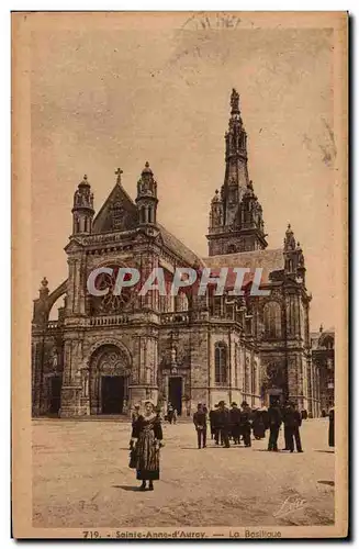 Cartes postales Sainte Anne d Auray La Basilique Femme folklore