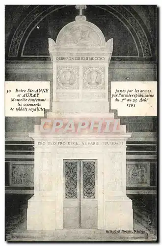 Ansichtskarte AK Entre Ste Anne et Auray Mausolee contenant les ossements de soldats royalistes passes par les ar