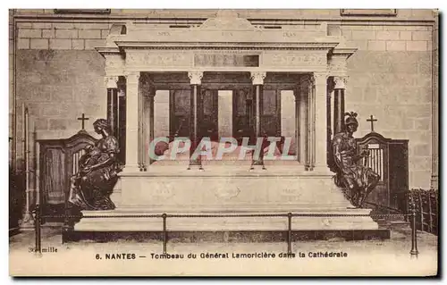 Ansichtskarte AK Nantes Tombeau du General Lamoriciere dans la Cathedrale