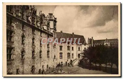 Ansichtskarte AK Nantes Chateau des Ducs de Bretagne Tour de la Couronne d Or L Entree