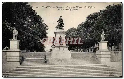 Ansichtskarte AK Nantes Monument eleve a la Memoire des Enfants