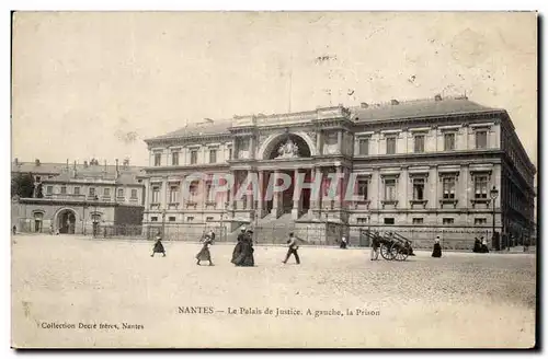 Cartes postales Nantes Le Palais de Justice A gauche la Prison