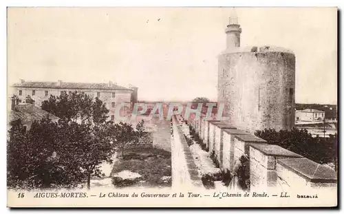 Ansichtskarte AK Aigues Le Chateau du Gouverneur et la Tour Le Chemin de Ronde