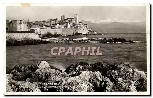 Cartes postales Antibes Les Vieux Remparts et Les Alpes