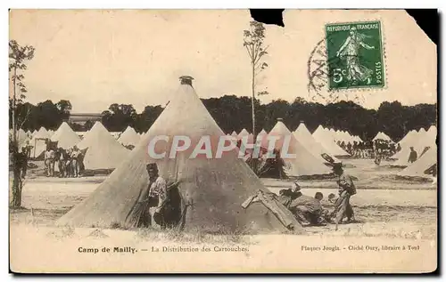 Ansichtskarte AK Camp de Mailly La Distribution des Cartouches Militaria