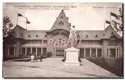 Cartes postales Marseille Exposition Coloniale 1922 Palais de Madagascar et statue du general Gallieni