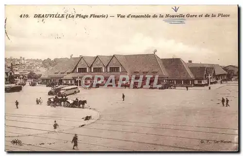 Ansichtskarte AK Deauville (La Plage Fleurie) Vue d ensemble de la Nouvelle Gare et de la Place