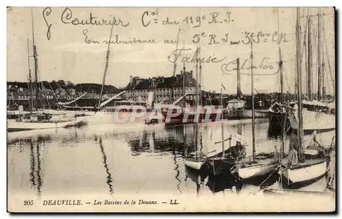 Ansichtskarte AK Deauville Les Bassins de la Douane Bateaux