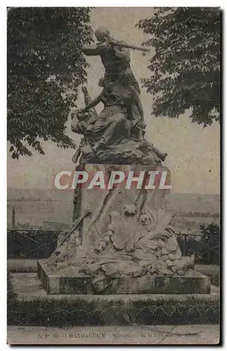Cartes postales Chateaudun Monument de la Defense par Mercie petit pli en coin sinon TB