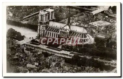 Cartes postales Paris en Avion Notre Dame