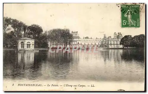 Ansichtskarte AK Fontainebleau Le Palais L etang aux carpes