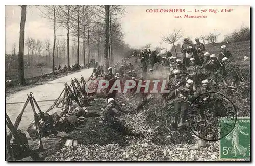 Ansichtskarte AK Coulommiers Le 76e Reg d Inf aux Manoeuvres Militaria