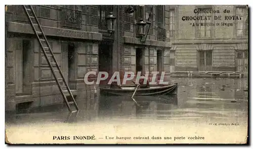 Ansichtskarte AK Collection du Chocolat De Royat Paris Inonde Une Barque entrant dans une Porte cochere Inondatio