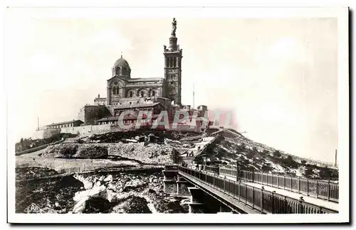 Ansichtskarte AK Marseille Natre Dome de la Garde The Church and Monument Notre Dame de la Garde