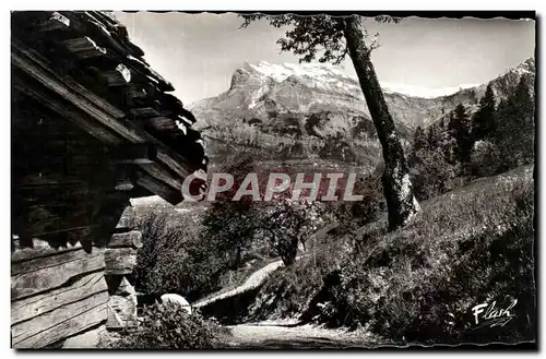 Ansichtskarte AK Un Vieux Chalet et les Aiguilles de Warens