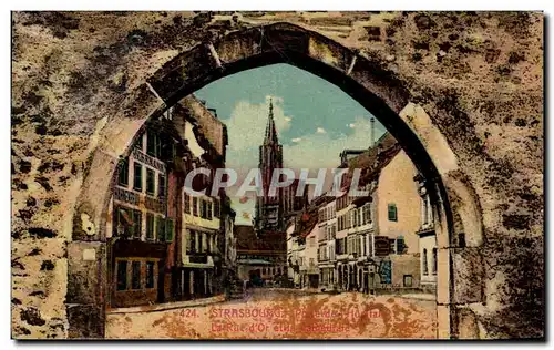 Cartes postales Strasbourg Porte de l hopital La rue d or et la cathedrale