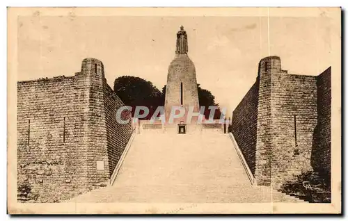 Cartes postales Verdun Rue Mazel Monument a la Victoire etaux Soldats de dun