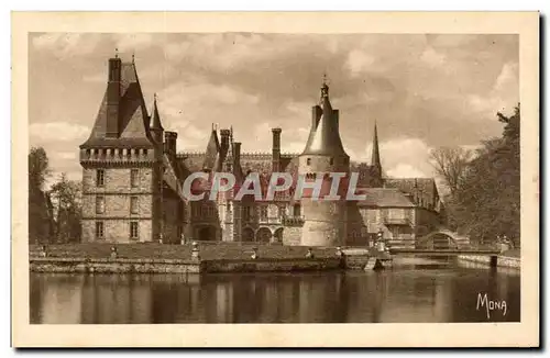 Cartes postales Chateau De Maintenon Le Chateau facade principale sur l elang The Palace Fecade overlooking the