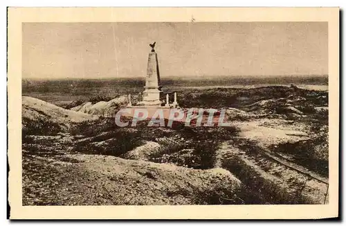 Ansichtskarte AK Monument eleve au Sommet de I Eperon La 12 Division a ses Morts et a leura Freres d Armes tombes