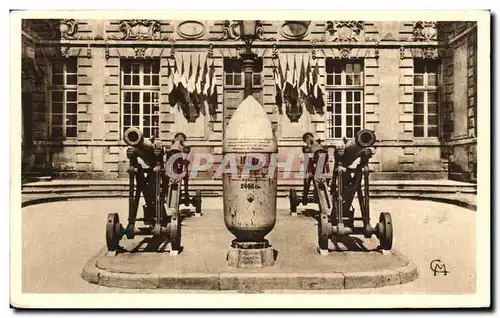 Cartes postales Verdun L Hotel de Ville 1623 Son Musee de guerre et sa Salle des decorations La Cour d Honneur