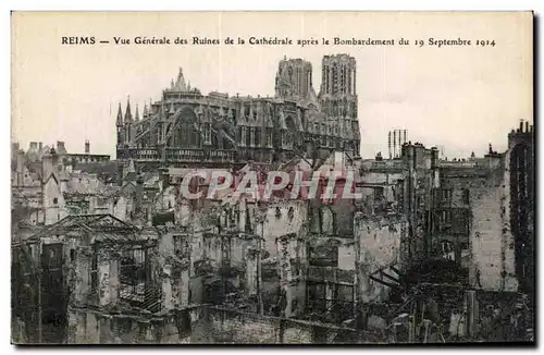 Ansichtskarte AK Reims Vue Generale des Ruines de la Cathedrale apres le Bombardement du 19 Septembre 1914 Milita