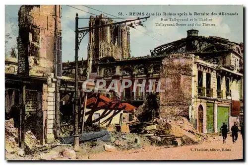 Cartes postales Reims dans les Ruines apres la Retraite des Allemands Militaria