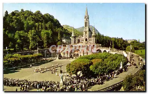 Cartes postales Lourdes Les Malades assistant au Chemin de Croix The sick and the Cross Way Gli ammalati Assiste