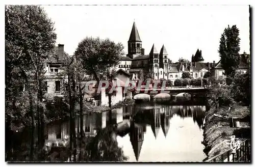 Cartes postales moderne Paray le Monial La Basilique et la Bourbince